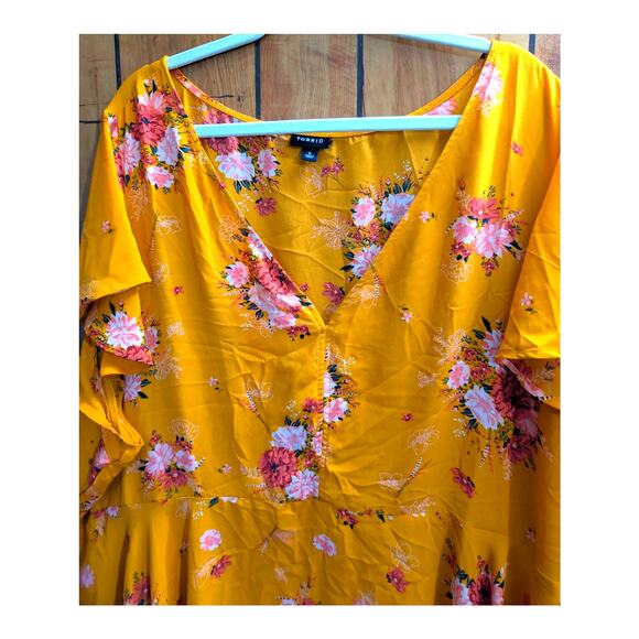 Torrid Womens Shirt Plus Size‎ 6 6X Babydoll Top Short Sleeves Floral Gold Pink - Picture 3 of 5
